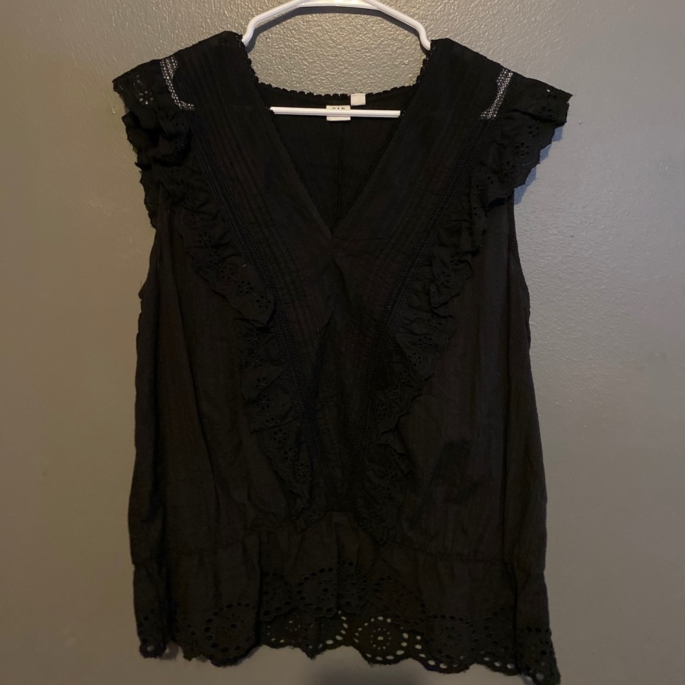 Black Sleeveless Top